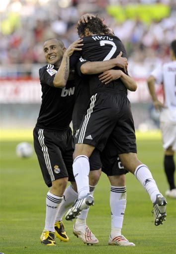 HLE官方：打野选手Kanavi正式加入队伍（HLE官宣：打野Kanavi正式入队）