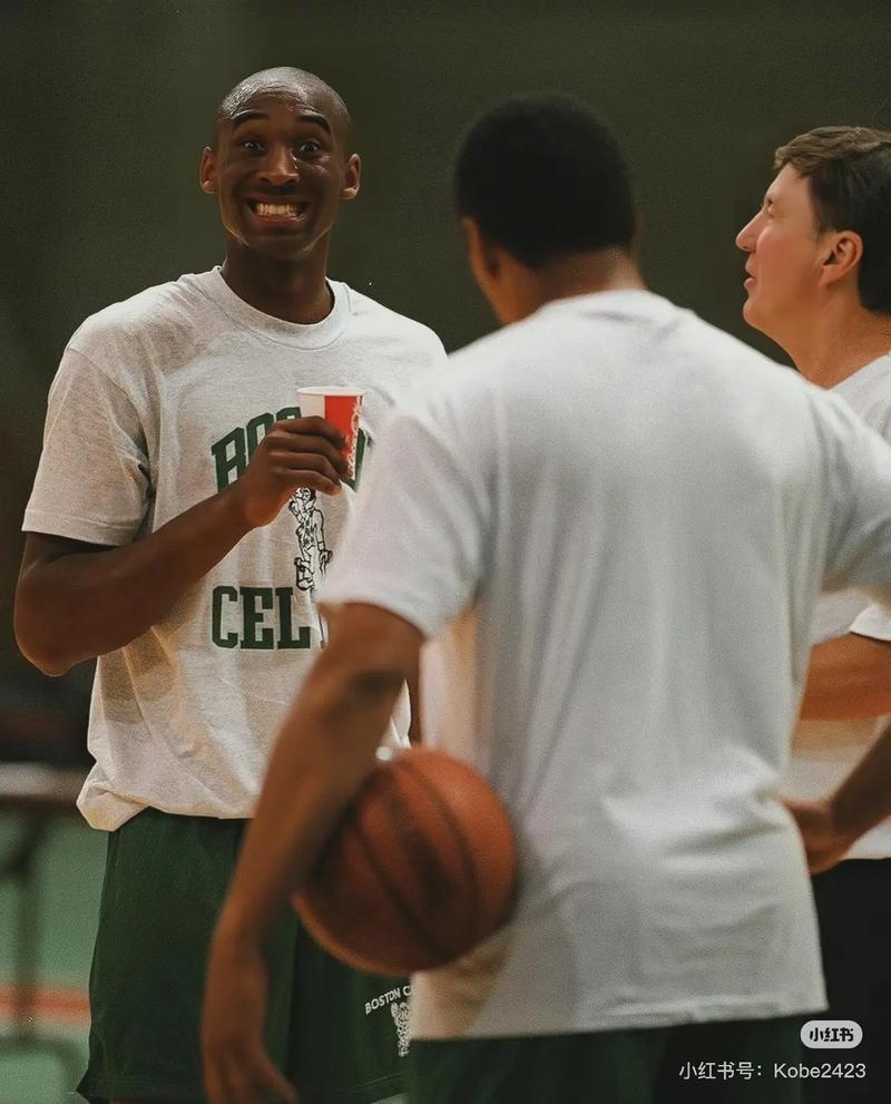 柏林联合队长：拜仁下半场一直在拖延时间，毫无公平竞赛精神（柏林联合队长指责拜仁：下半场频繁拖时间，缺乏公平竞赛精神）