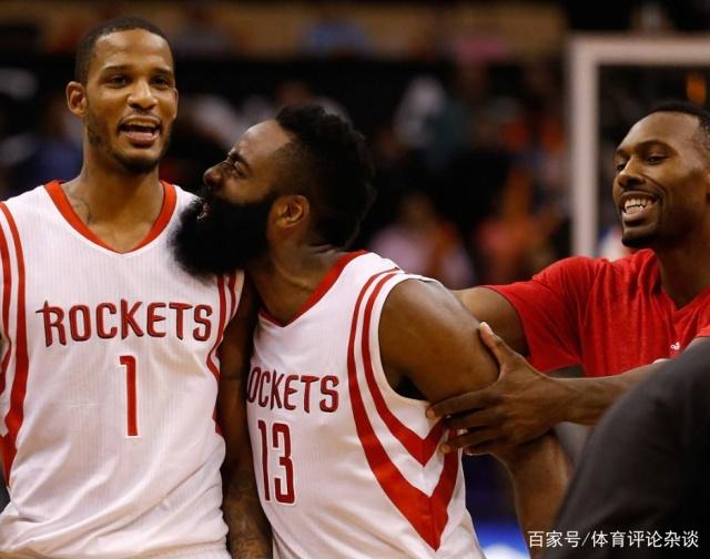 首秀惊艳！江苏外援爱德华兹&亨特合砍51分（江苏双外援首战发威：爱德华兹与亨特合砍51分）