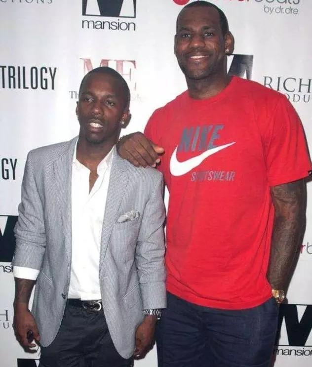 NBA战报：米切尔27分，骑士141-118大胜鹈鹕（NBA快讯：米切尔砍下27分，骑士141-118轻取鹈鹕）