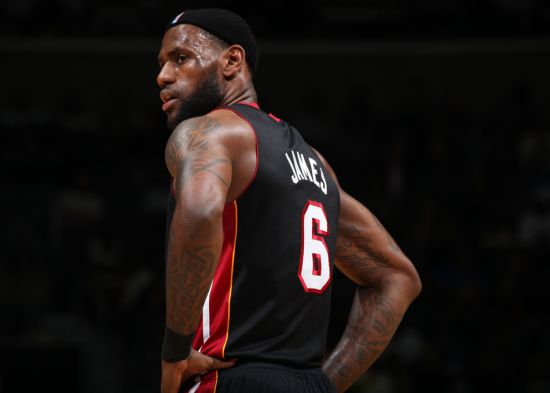 足球报：邵佳一有四大特质被认可，熟悉足协和国字号工作（足球报：邵佳一四项优势获肯定，深谙足协与国字号运作）