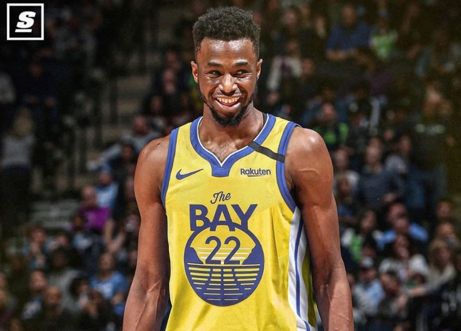 布克：伊戈达罗球商极高总能清晰洞察场上局势 换防速度也很快（布克盛赞伊戈达罗：球商顶尖，场上洞察力强，防守换防迅捷）