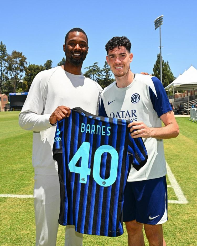 英超夺冠赔率：利物浦1.06超低赔似夺冠在即（英超争冠赔率：利物浦1.06超低，冠军近在咫尺）